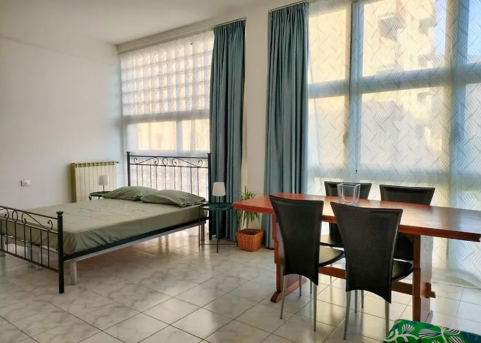 Palestro - A Cozy In شقة كومو